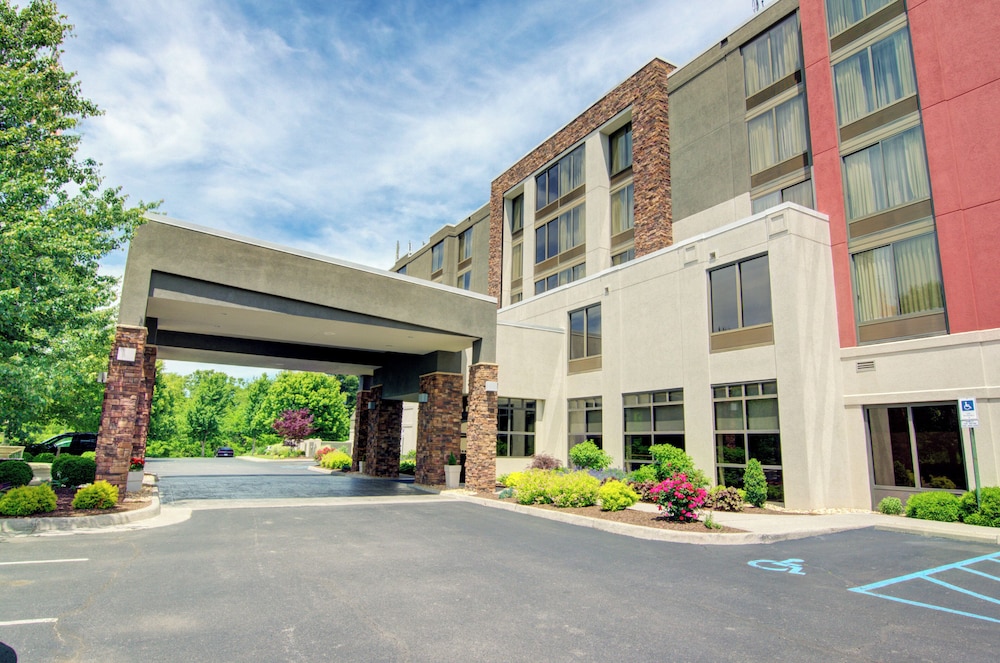 Holiday Inn Express Suites Blackburg University Area 65/74