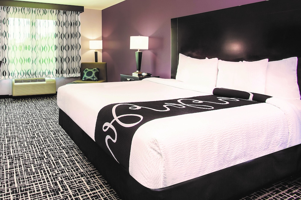 La Quinta Inn & Suites by Wyndham Russellville 14/35