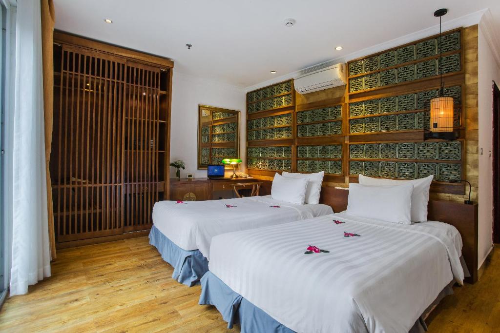Deluxe, Double or Twin Bed, City View