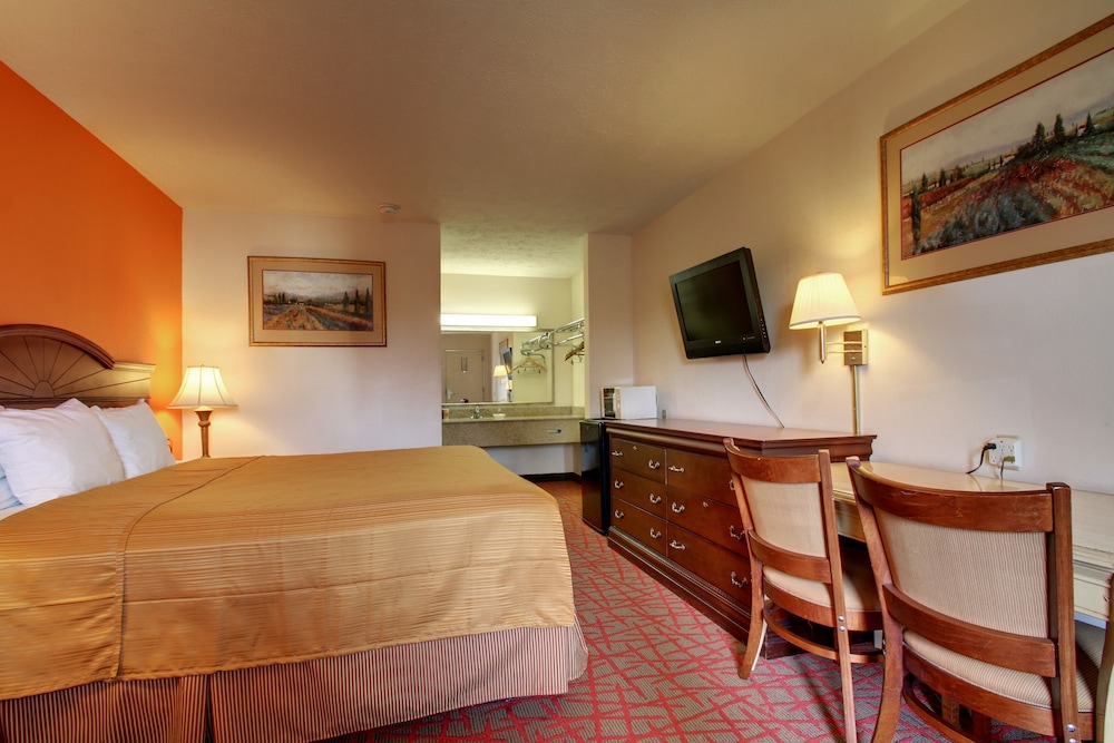 Rodeway Inn Oxford, AL 21/36