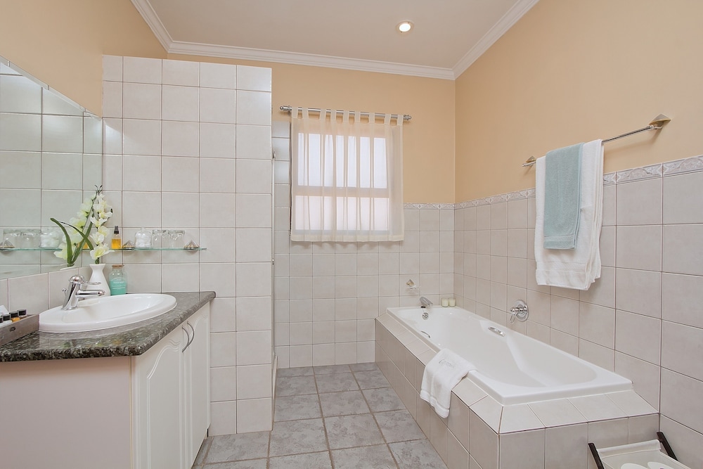 Centurion Golf Suites 48/50