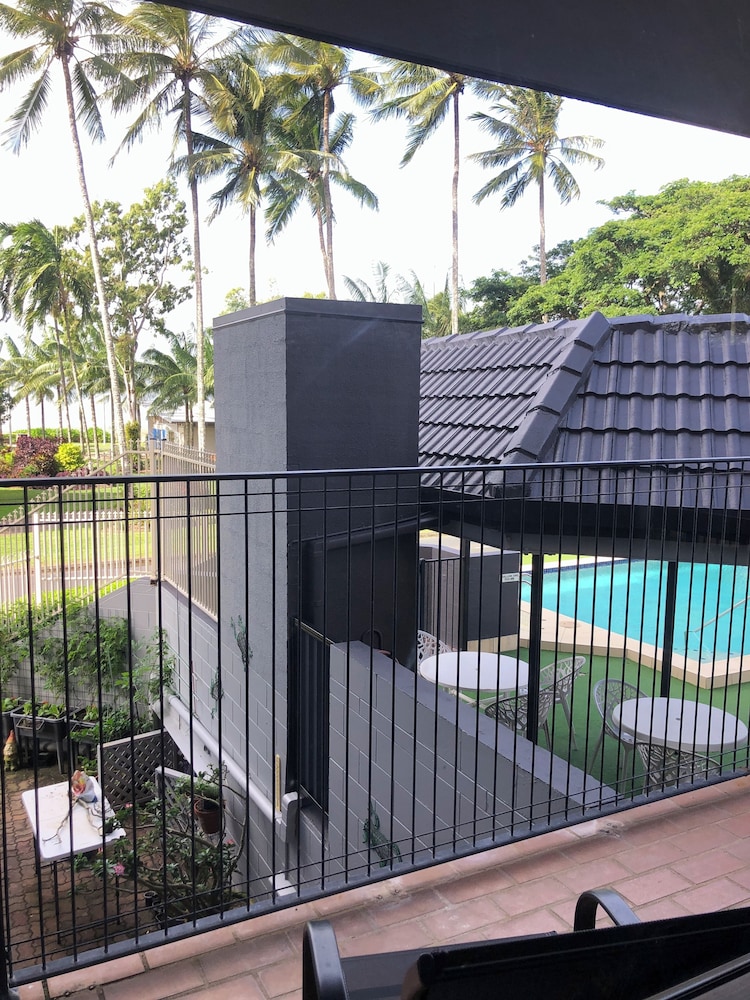 Coral Towers Holiday Suites 4/69