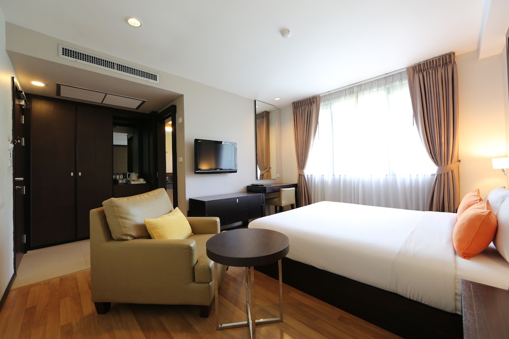STANDARD, KING BED