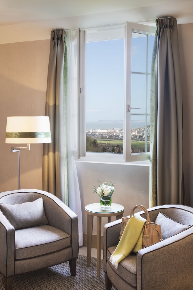 Hotel Barriere L Hotel Du Golf 46/75