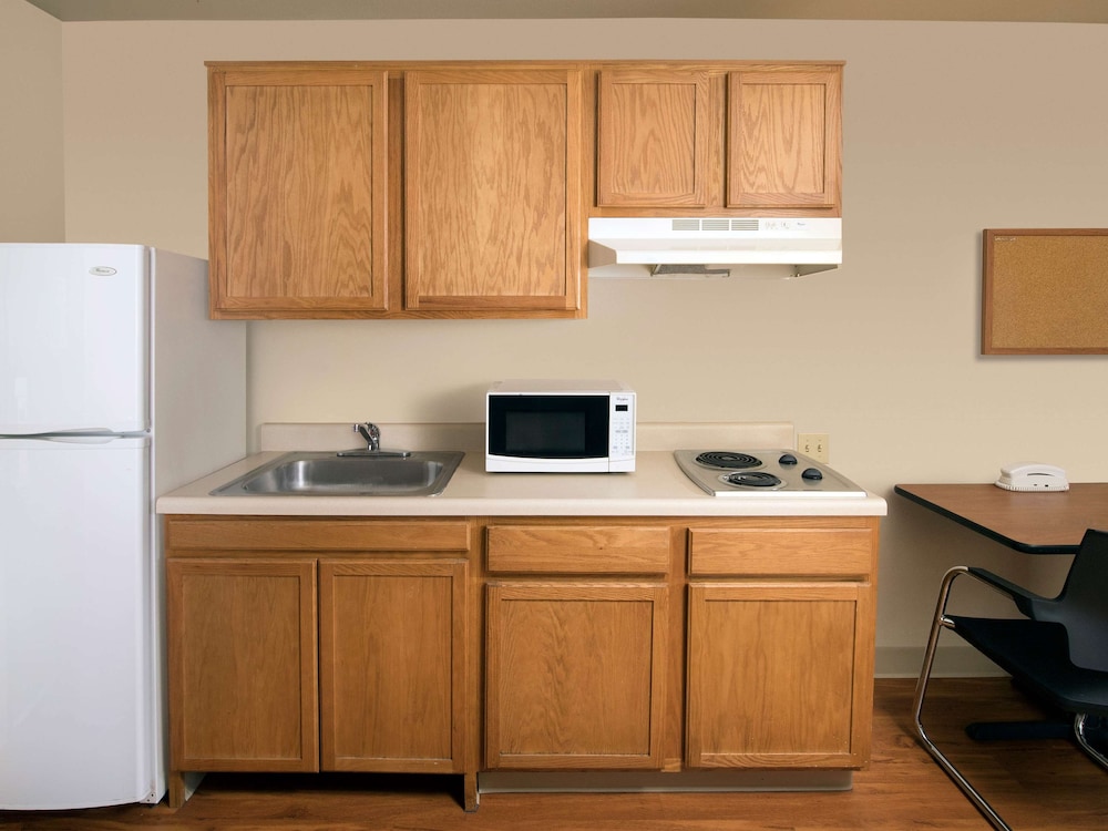 Extended Stay America Select Suites - Colorado Springs - Airport 31/38