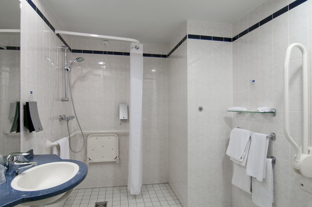 Holiday Inn Express Antwerp City North 25/76