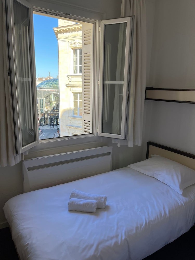 HOTEL DE FRANCE 29/73
