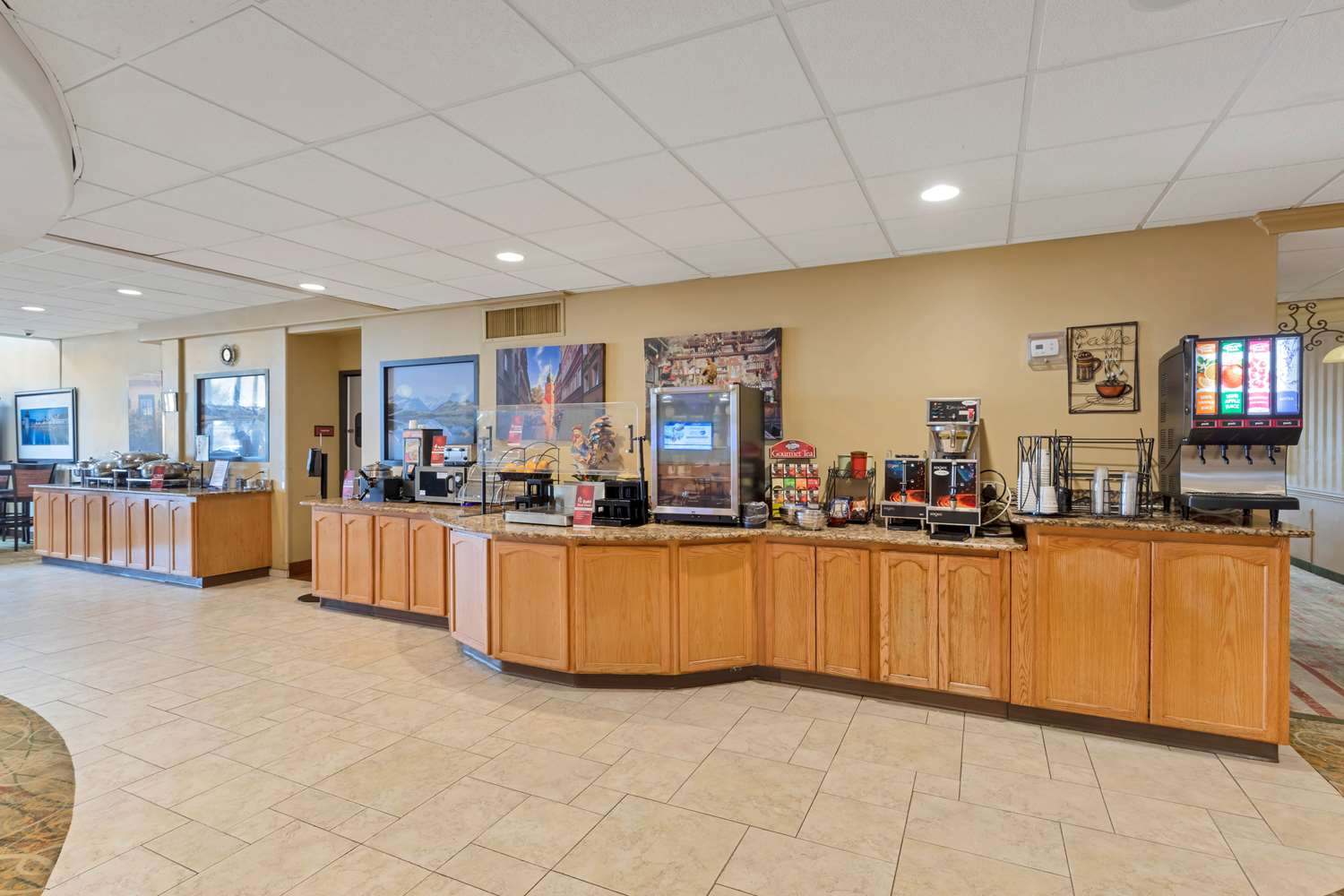Best Western Plus Swiss Chalet Hotel & Suites 33/40