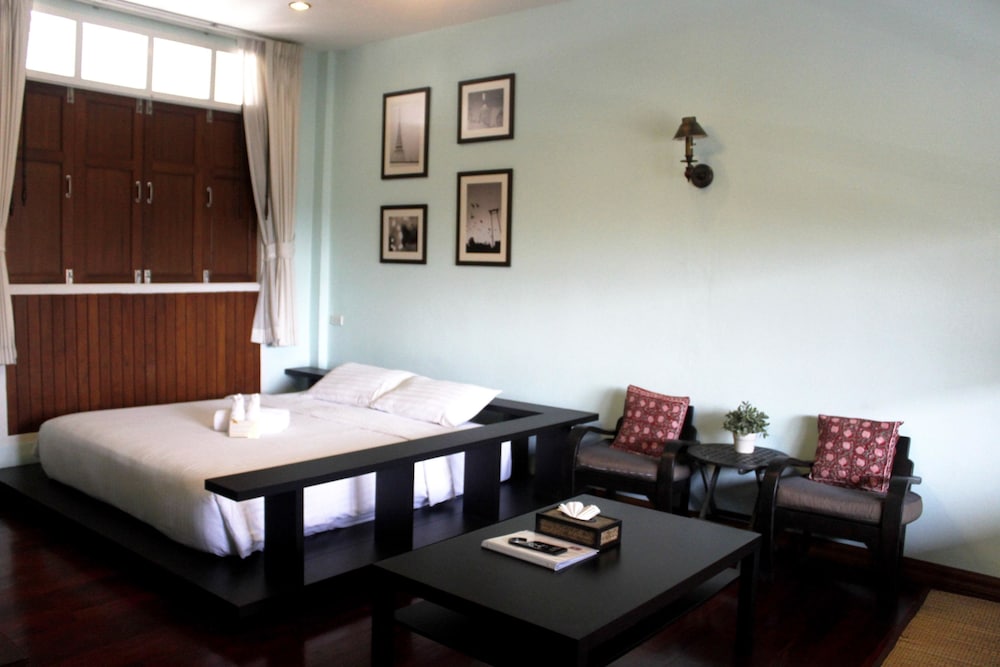 Feung Nakorn Balcony Rooms Cafe 34/79