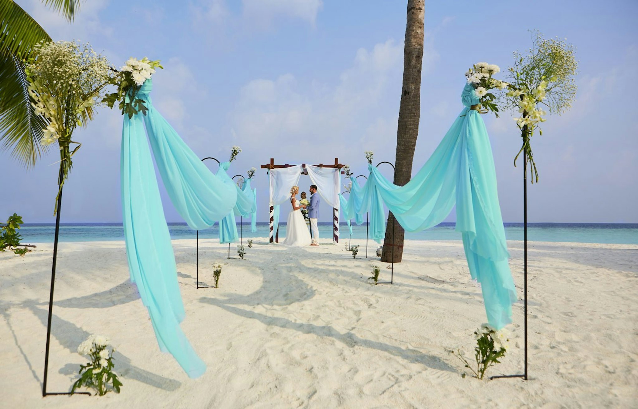 HURAWALHI ISLAND RESORT MALDIVES 66/99