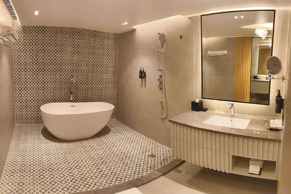 Ramada Encore by Wyndham Rajbagh Srinagar 61/64