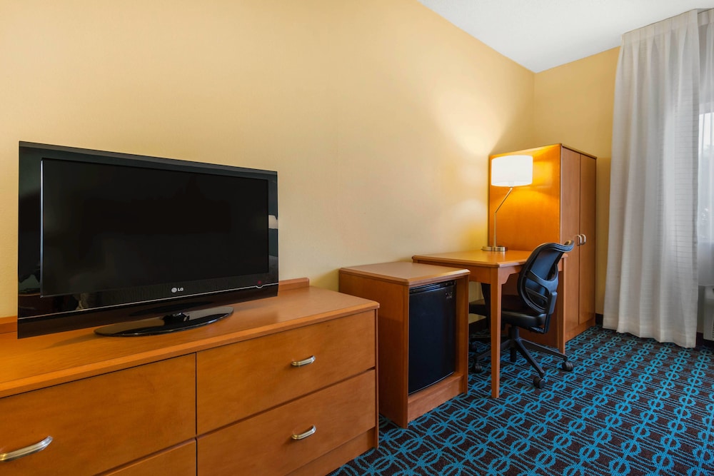 AmericInn by Wyndham St. Cloud MN Shopping Area 45/51