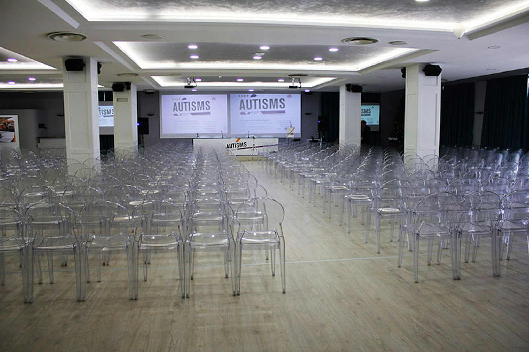 Mediterranea Hotel And Convention Center 25/28