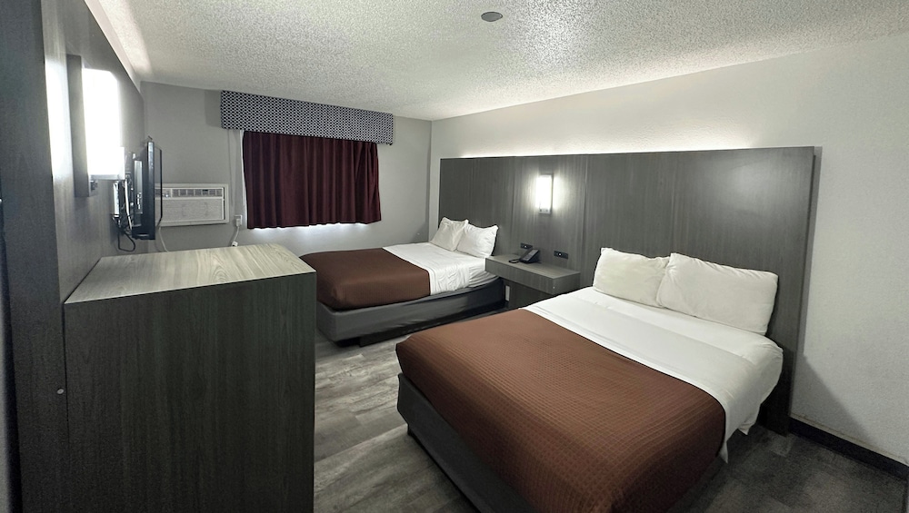 Magnuson Hotel Fort Wayne North Coliseum 43/63