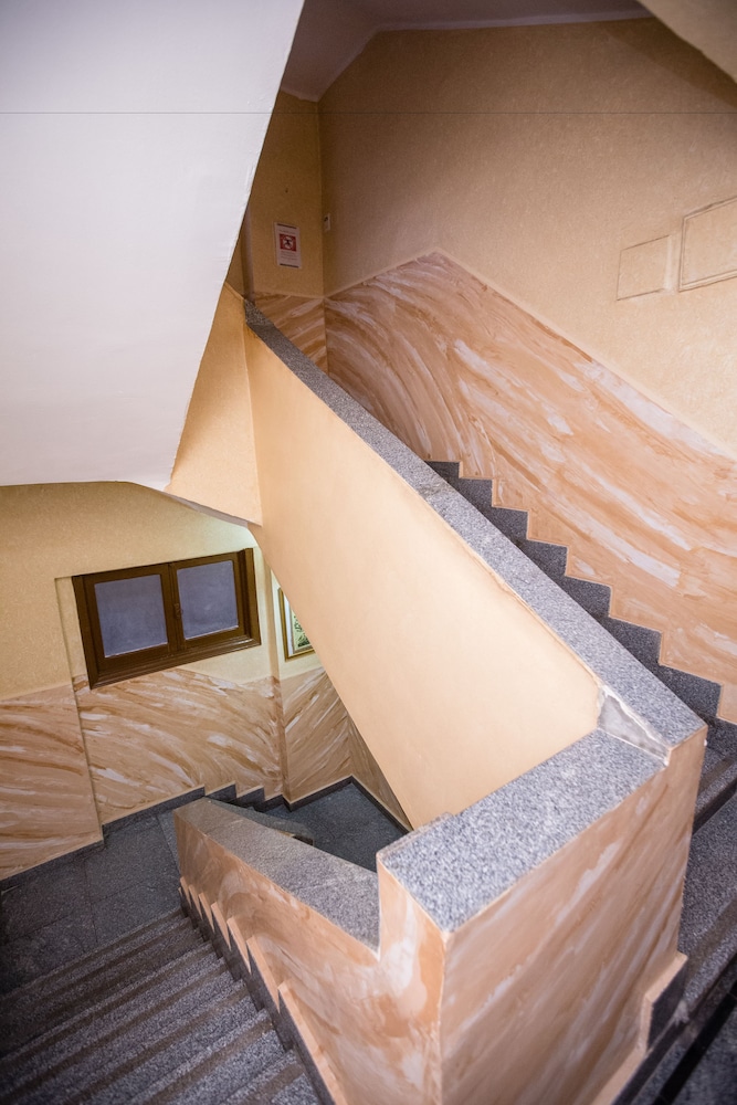 Guardian Guest House 32/69