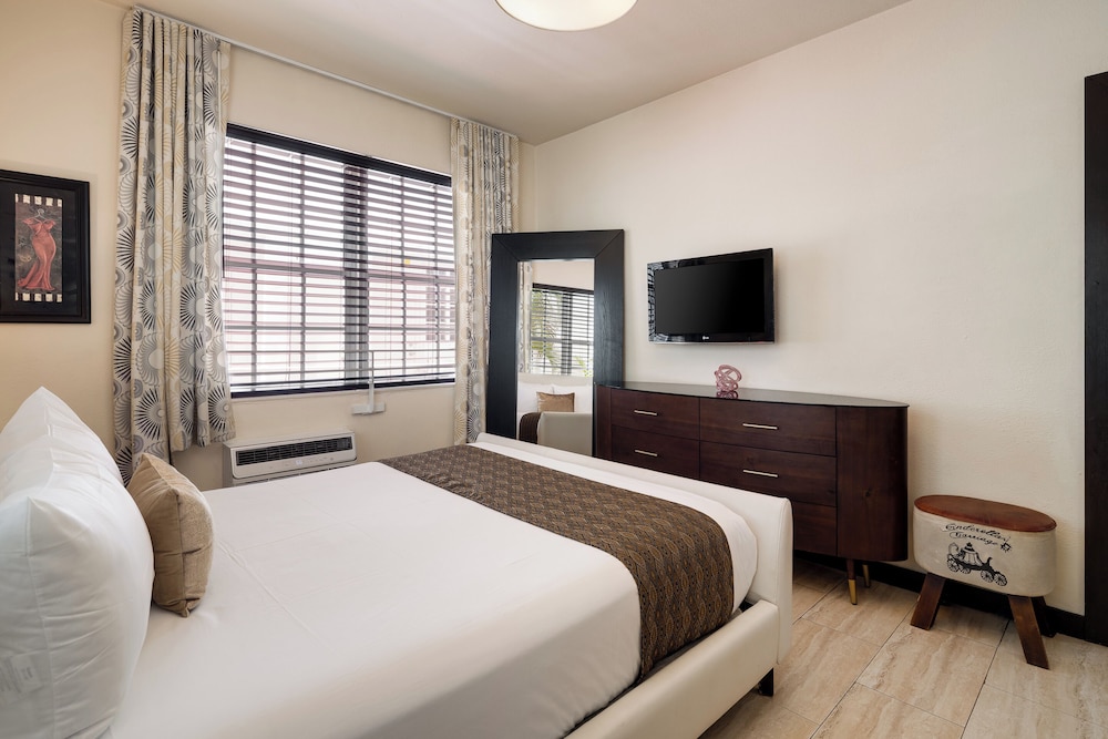 Tradewinds Apartment Hotel 26/65