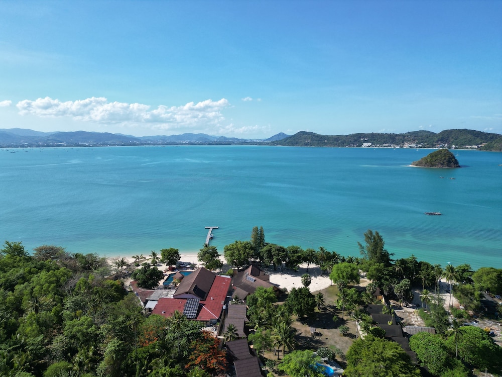 Cruiser Island Resort by Swiss-Belhotel 77/95