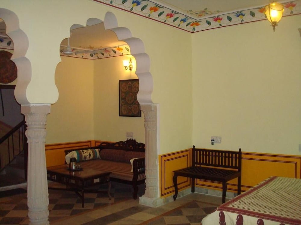 Bissau Palace 11/50