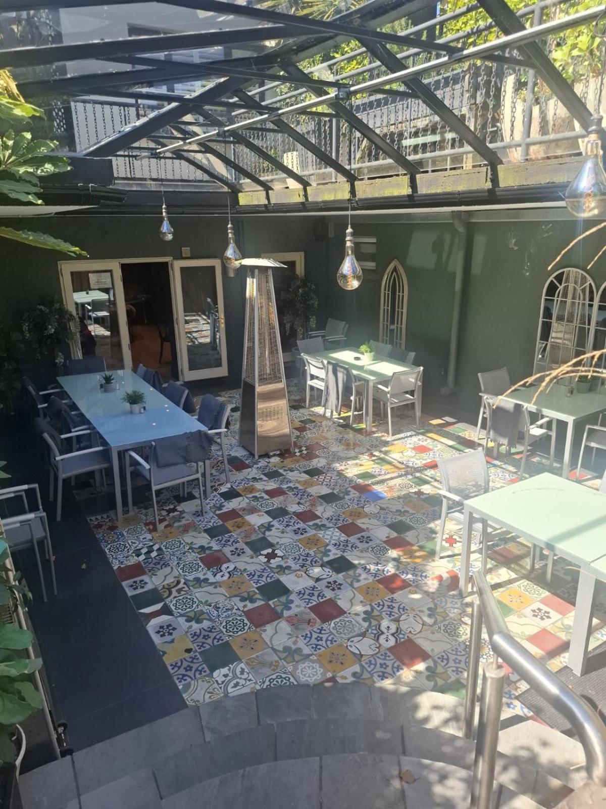 Quinlan & Cooke Boutique Townhouse 26/27