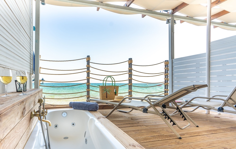 Paralia Beach Boutique Hotel 25/50