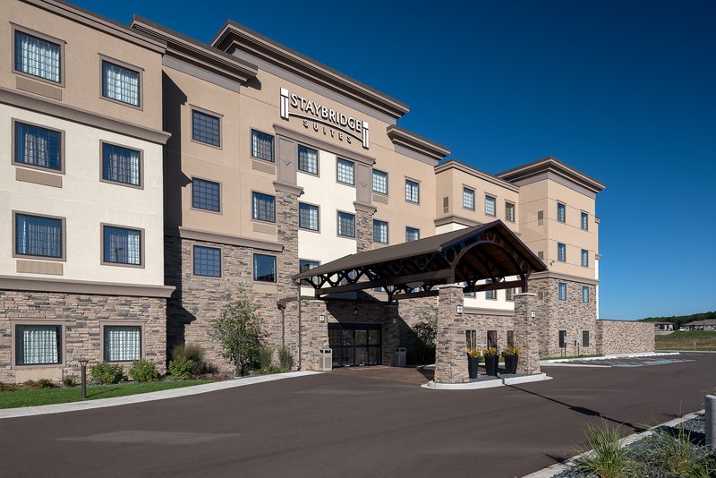 STAYBRIDGE SUITES EAU CLAIRE - ALTOONA 60/67