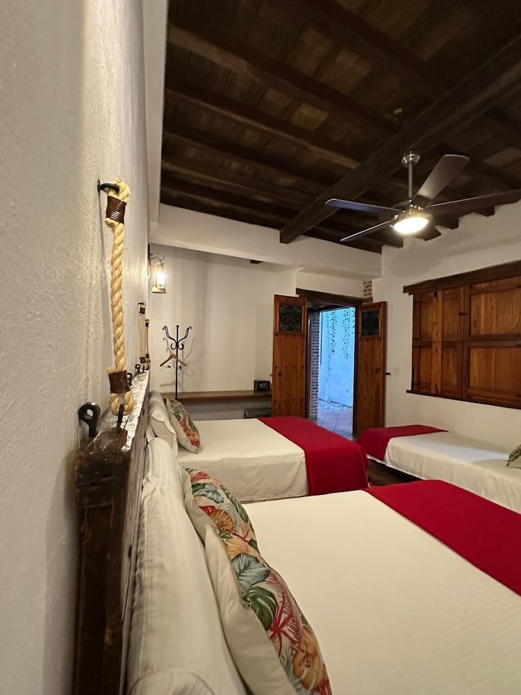BOHEMIA HOTEL BOUTIQUE 14/50