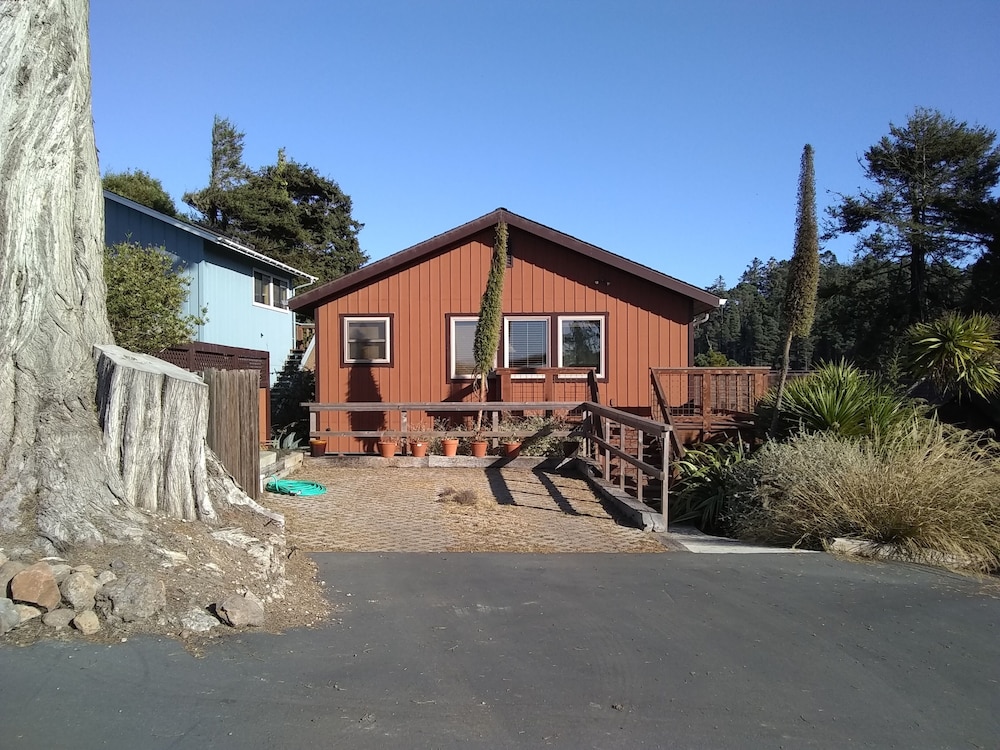 Noyo Harbor Inn Restaurant and Tavern 3/50
