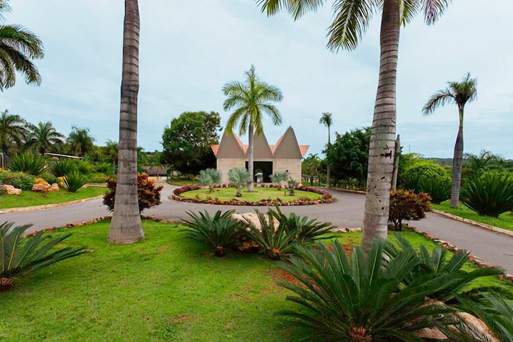 Village Resort 46/49