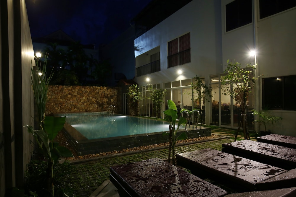 Holy Angkor Hotel 60/65