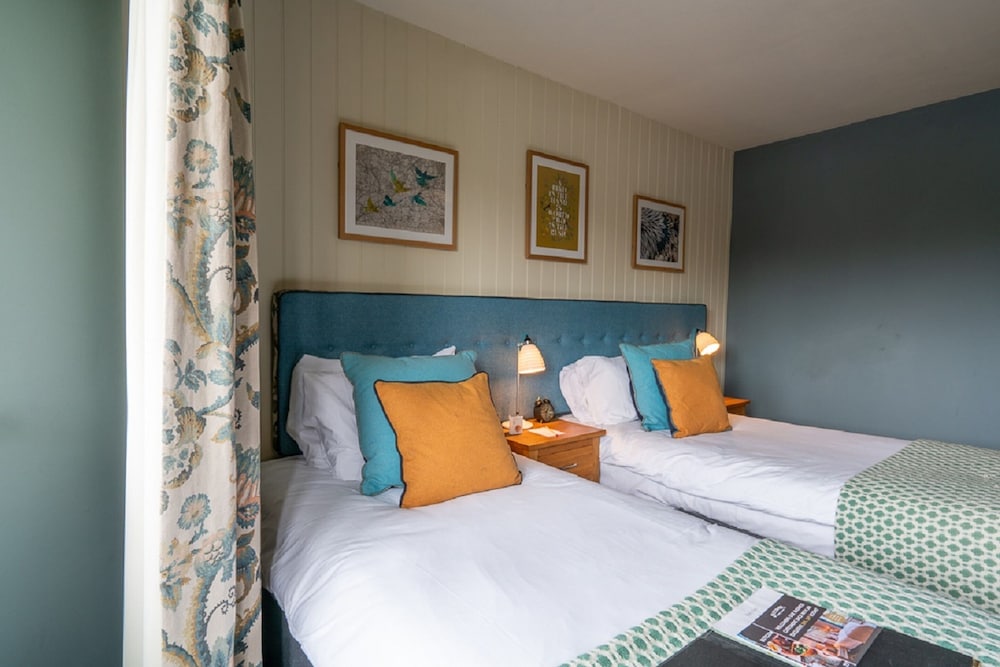 SUPERIOR, TWIN BEDS