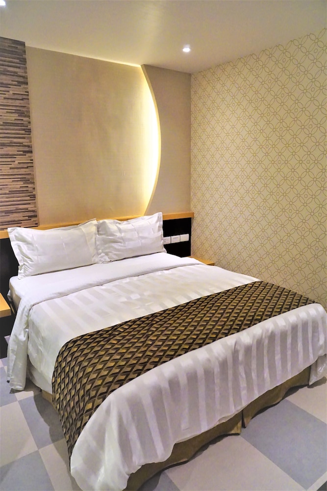 Dahshin Hotel 23/67