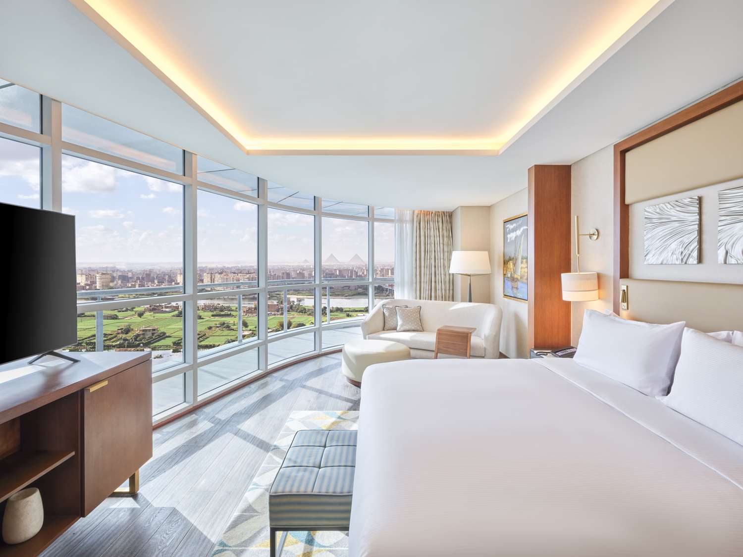 1 Bedroom, Grand, Suite, River and Pyramids View