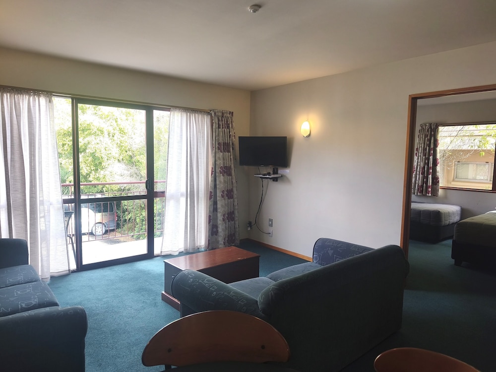Aspen Lodge Motel 48/72