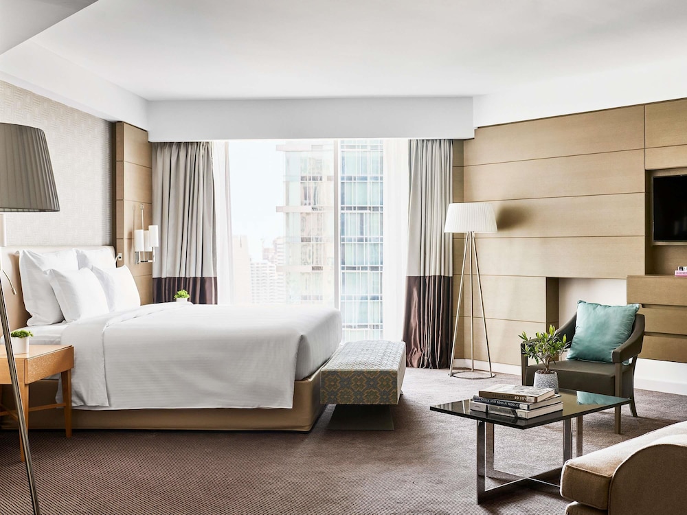 غرفة سوبيريور بسرير كينج، Pullman Doha West Bay 3/6