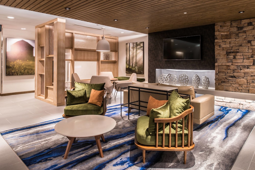 Fairfield Inn And Suites By Marriott Staunton 15/18
