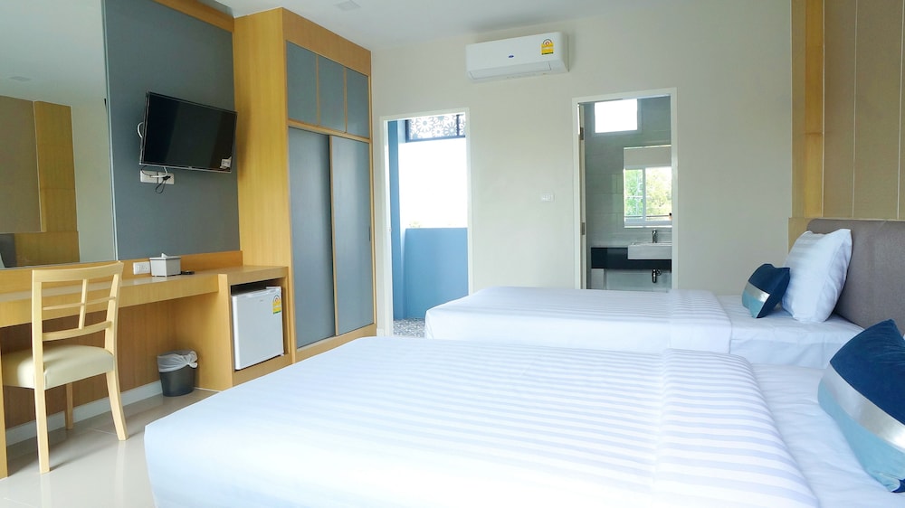 DELUXE, TWIN BEDS