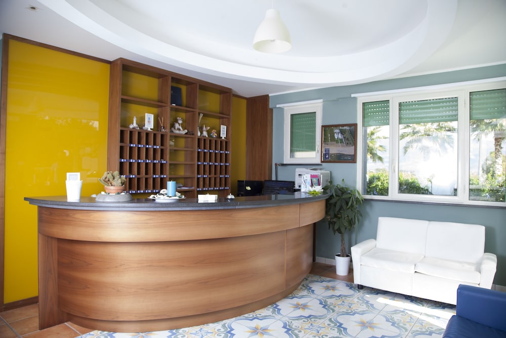 Medea Beach Resort 5/50