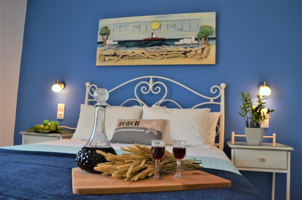 Kastro Hotel 6/50