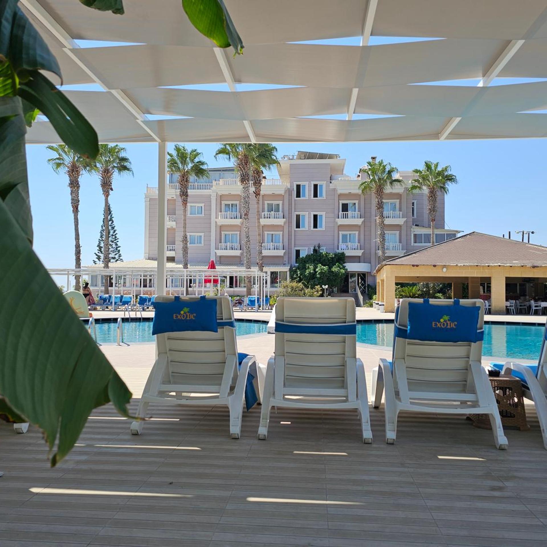 Exotic Hotel 24/50