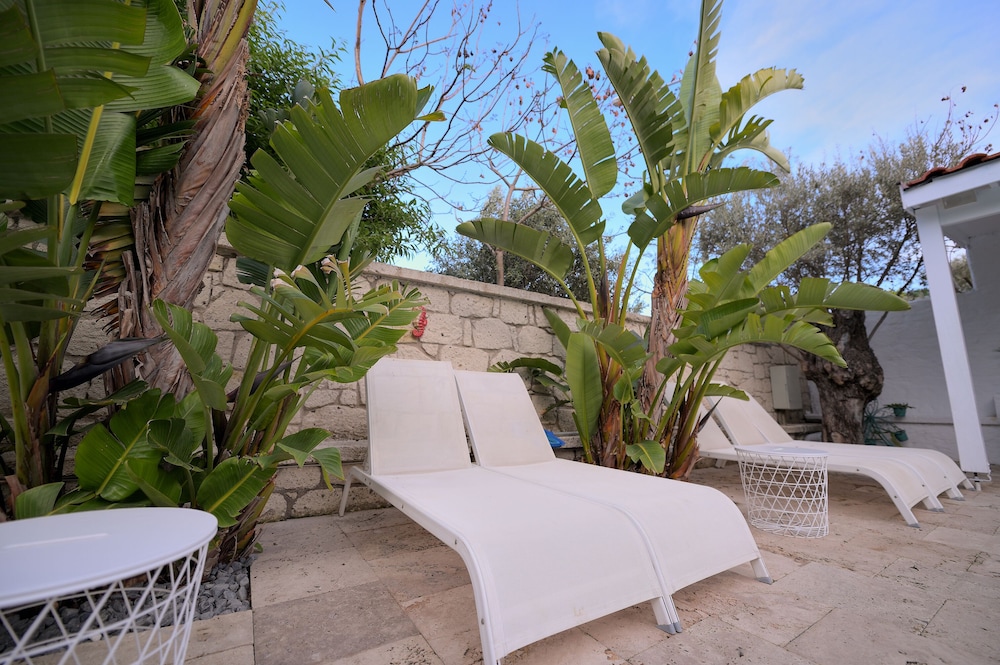 Peremere Alacati Hotel 45/50