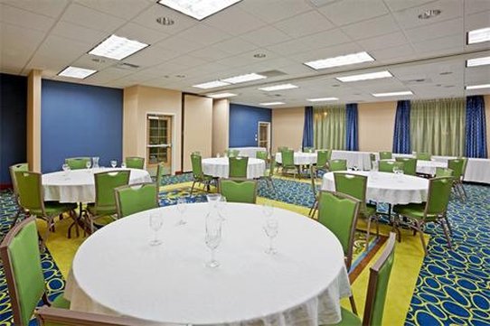 Holiday Inn Express Hotel & Suites North Sequim 66/77
