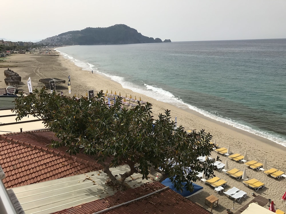 Muz Hotel 44/47
