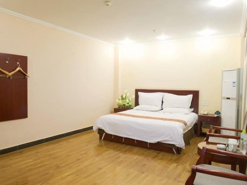 GreenTree Inn Changzhou Dinosaur City Qingyang North Road Business Hotel 9/40