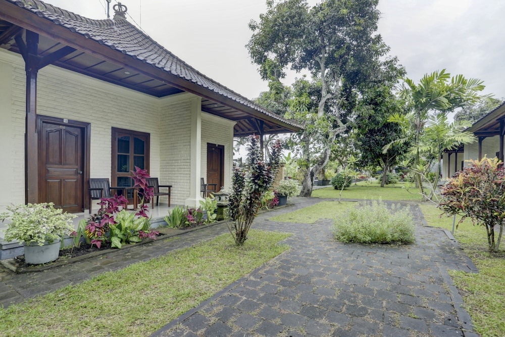OYO 1762 Hotel Astiti Graha Tanah Lot 17/19