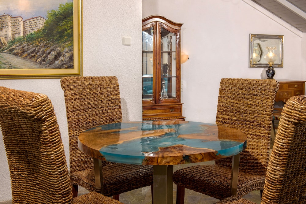 Leandros Hotel 37/50