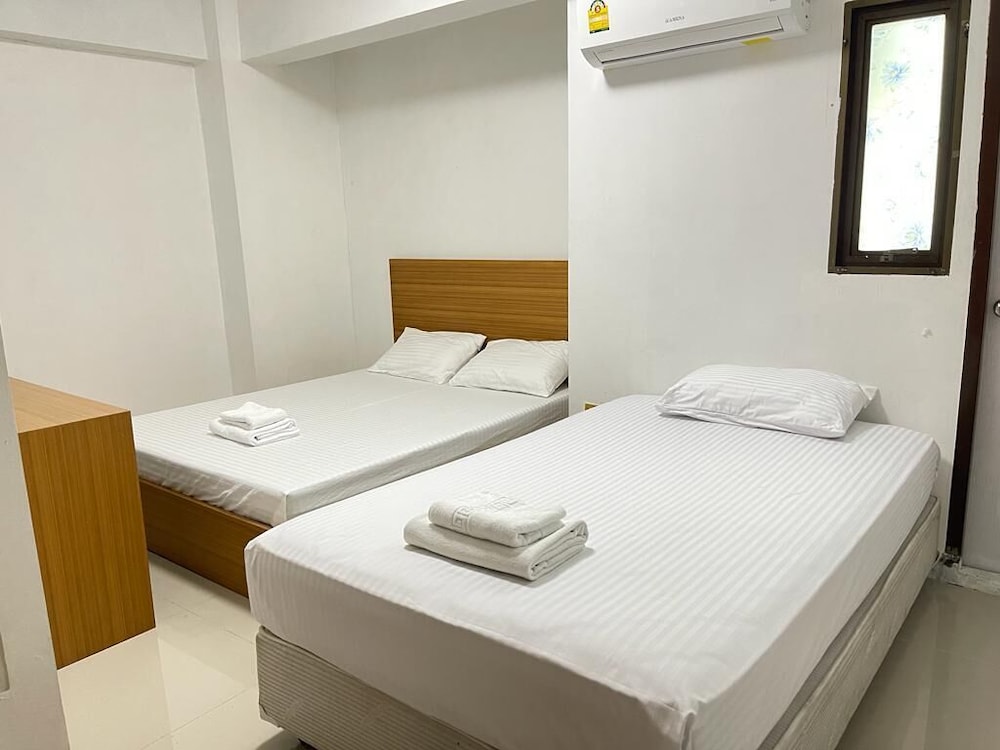 OYO 75577 Palace Hostel 12/32