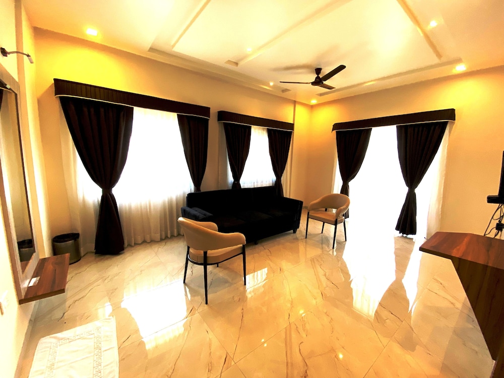 The Grand Sarovar Inn and Suites 10/19