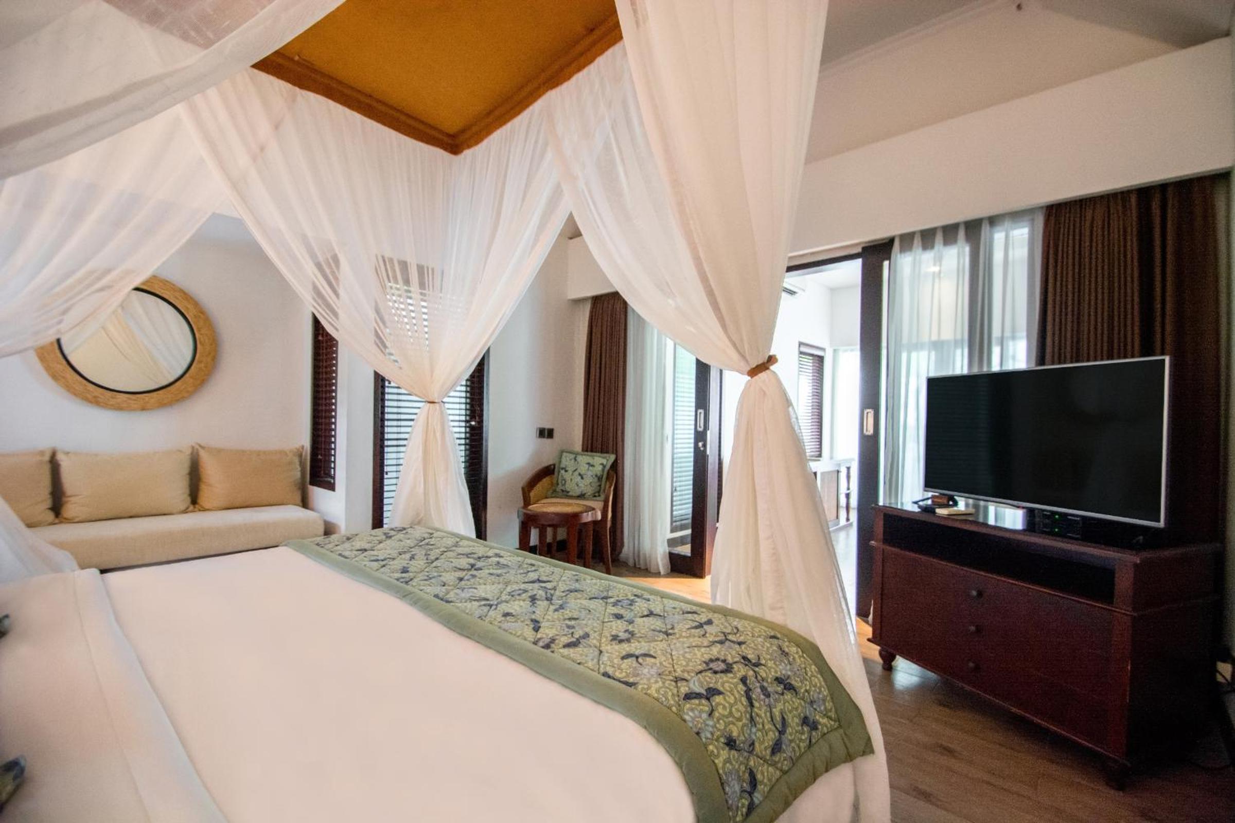 2 Bedrooms, Pool, Villa
