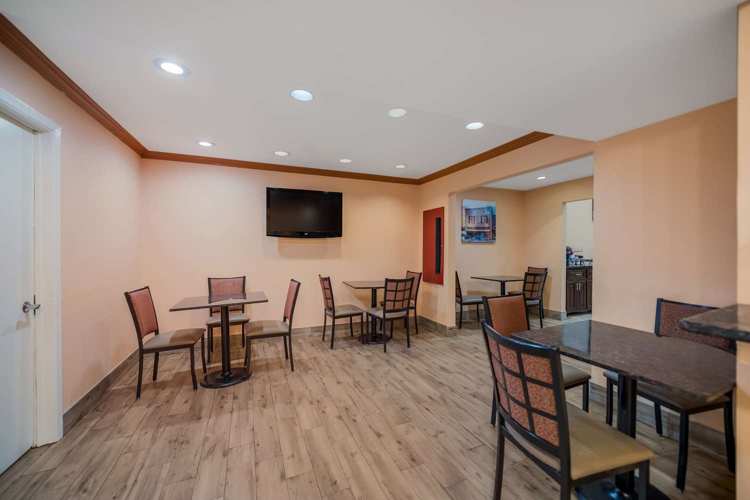 Surestay Hotel By Best Western Mt Pleasant 14/22