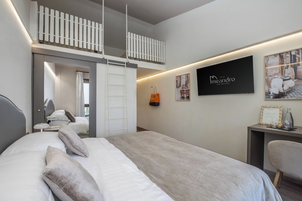 Dolce Vita, King and Twin Beds